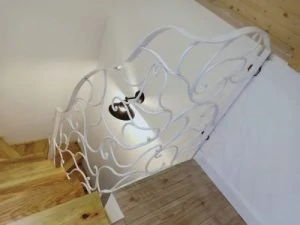 imagen plonyvel construcción escalera de fabrica peldaños de madera